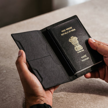 SEEK PASSPORT WALLET