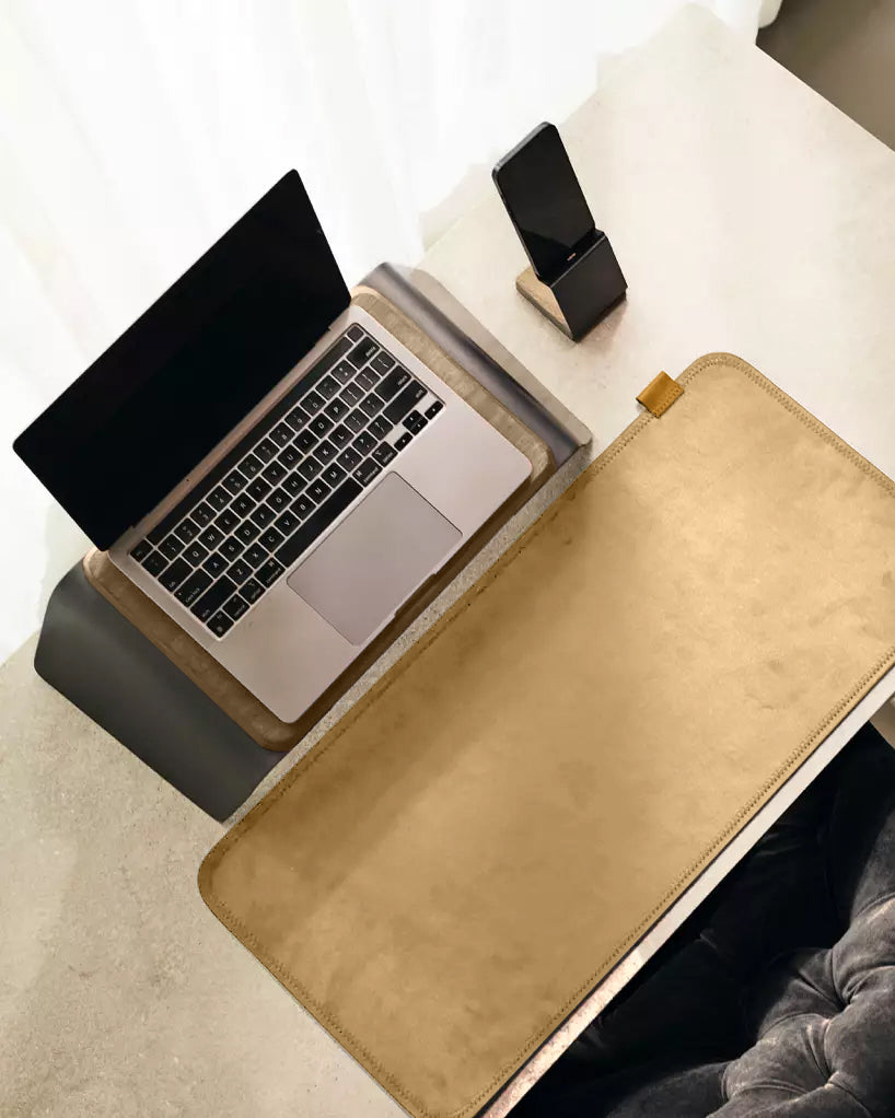 AGED OAK + SPACE GREY